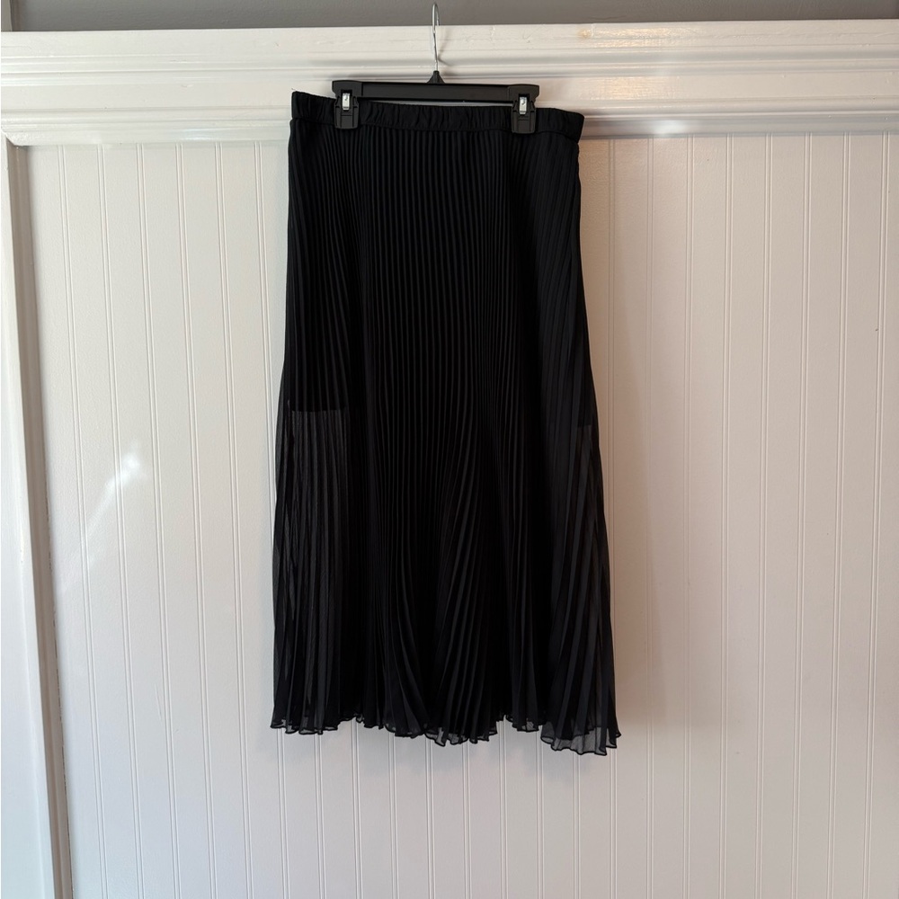 Pleated Abercrombie and Fitch skirt